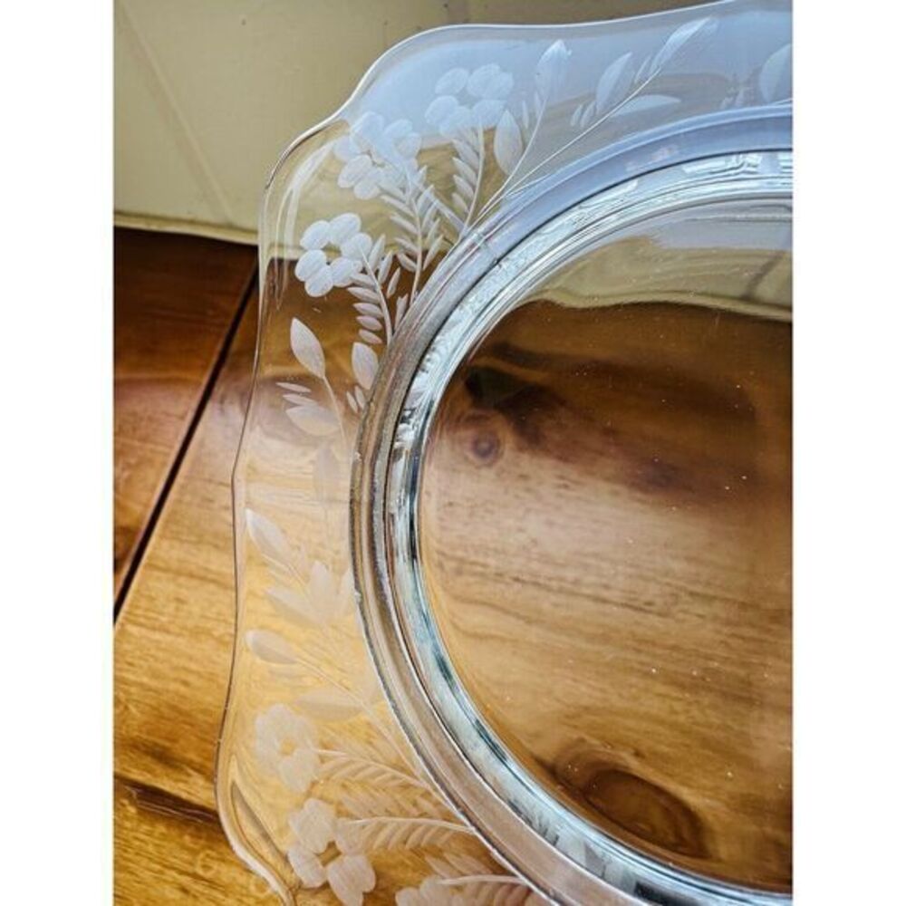 Square Clear Glass Etched 5" Plate Scallop Edge With Floral & Leaf Design VTG - Picture 2 of 6